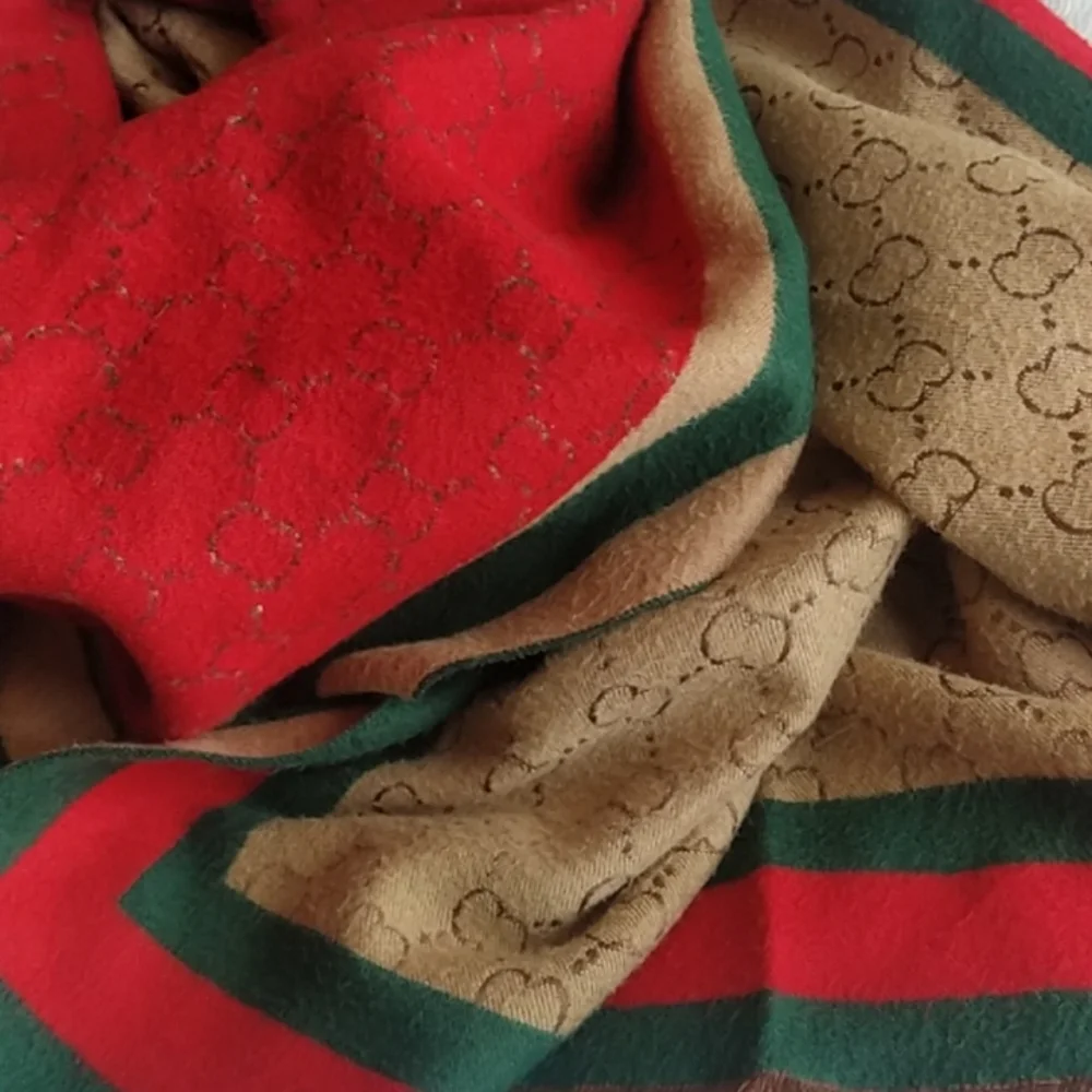 "Gucci" style scarf 2metres long - Picture 3 of 3